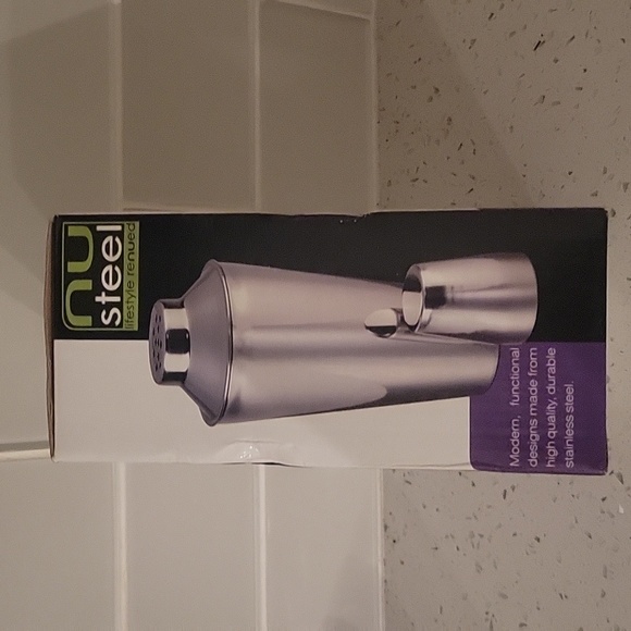 Set of 2, stainless steel cocktail shakers - Picture 2 of 3